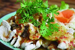 Spicy salad with pork