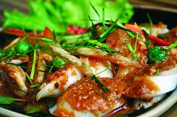 Paneang curry with squid