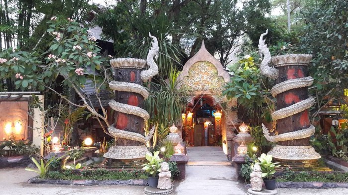 The entrance of Huen Huay Keaw, "The waterfall Restaurant”